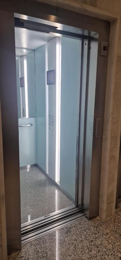 Estudio En Centro De Alicante Apartment Екстериор снимка